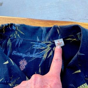 Tommy Bahama Men’s shirt